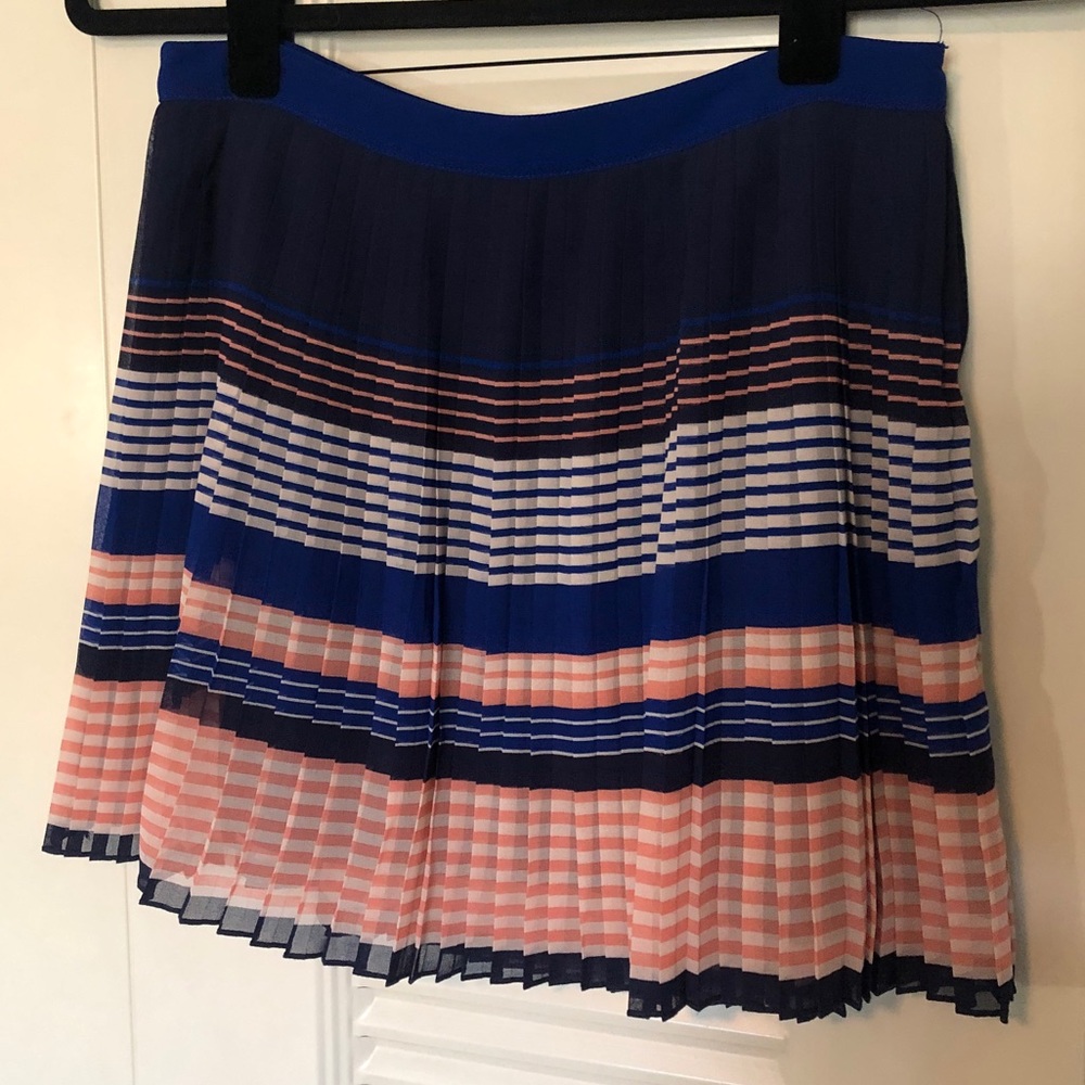American Eagle pleated skirt.